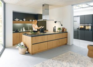Schuller Rocca in Knotty Oak Natural