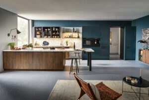 Schuller Rocca in Knotty Oak Maron
